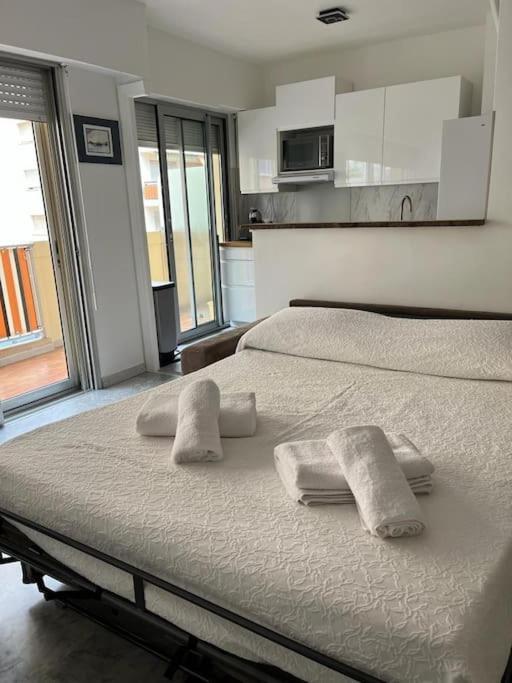 Studio Entre Plages Et Monaco Climatise Parking Roquebrune-Cap-Martin Exterior photo