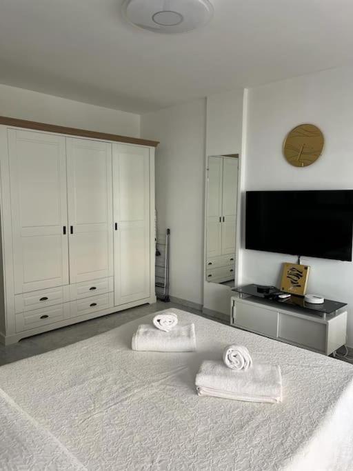Studio Entre Plages Et Monaco Climatise Parking Roquebrune-Cap-Martin Exterior photo
