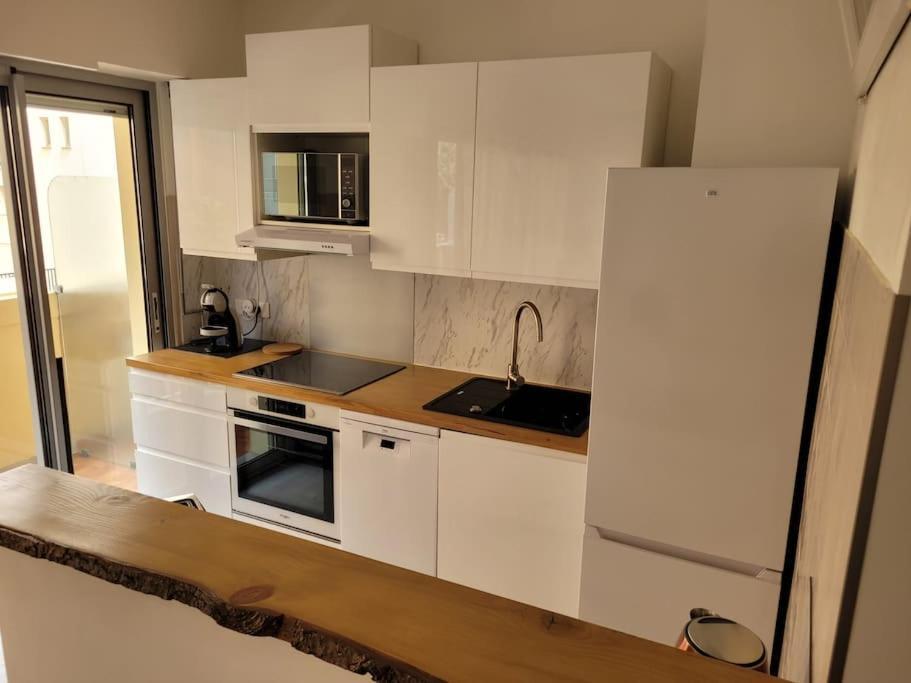 Studio Entre Plages Et Monaco Climatise Parking Roquebrune-Cap-Martin Exterior photo
