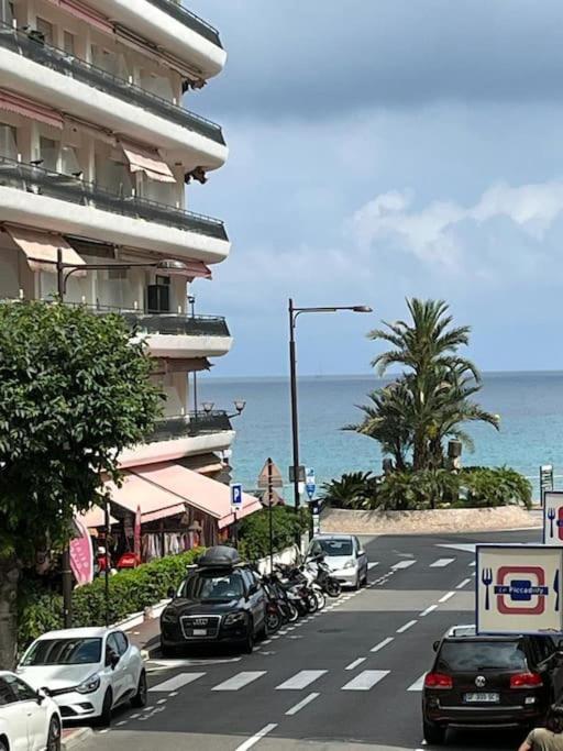 Studio Entre Plages Et Monaco Climatise Parking Roquebrune-Cap-Martin Exterior photo